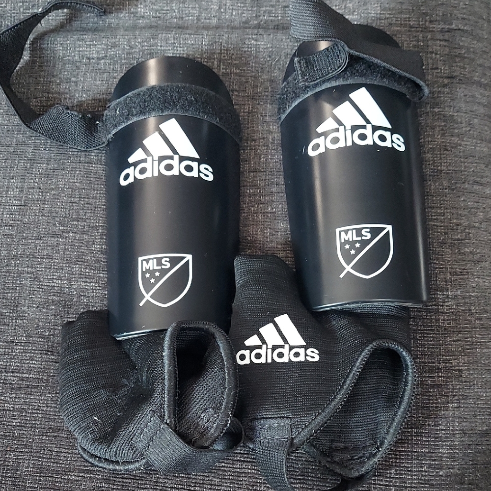 Adidas Black Soccer Shin Guards with Straps - Youth MEDIUM